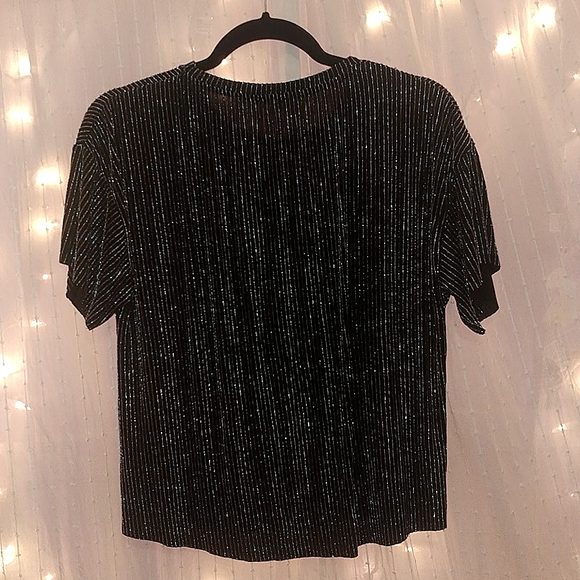 ✨ SPARKLY TOP ✨ - Picture 2 of 5